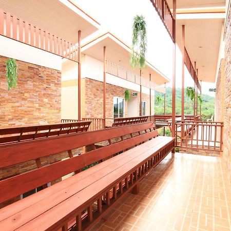 Отель Rak Na Khaoyai Му-Си Экстерьер фото
