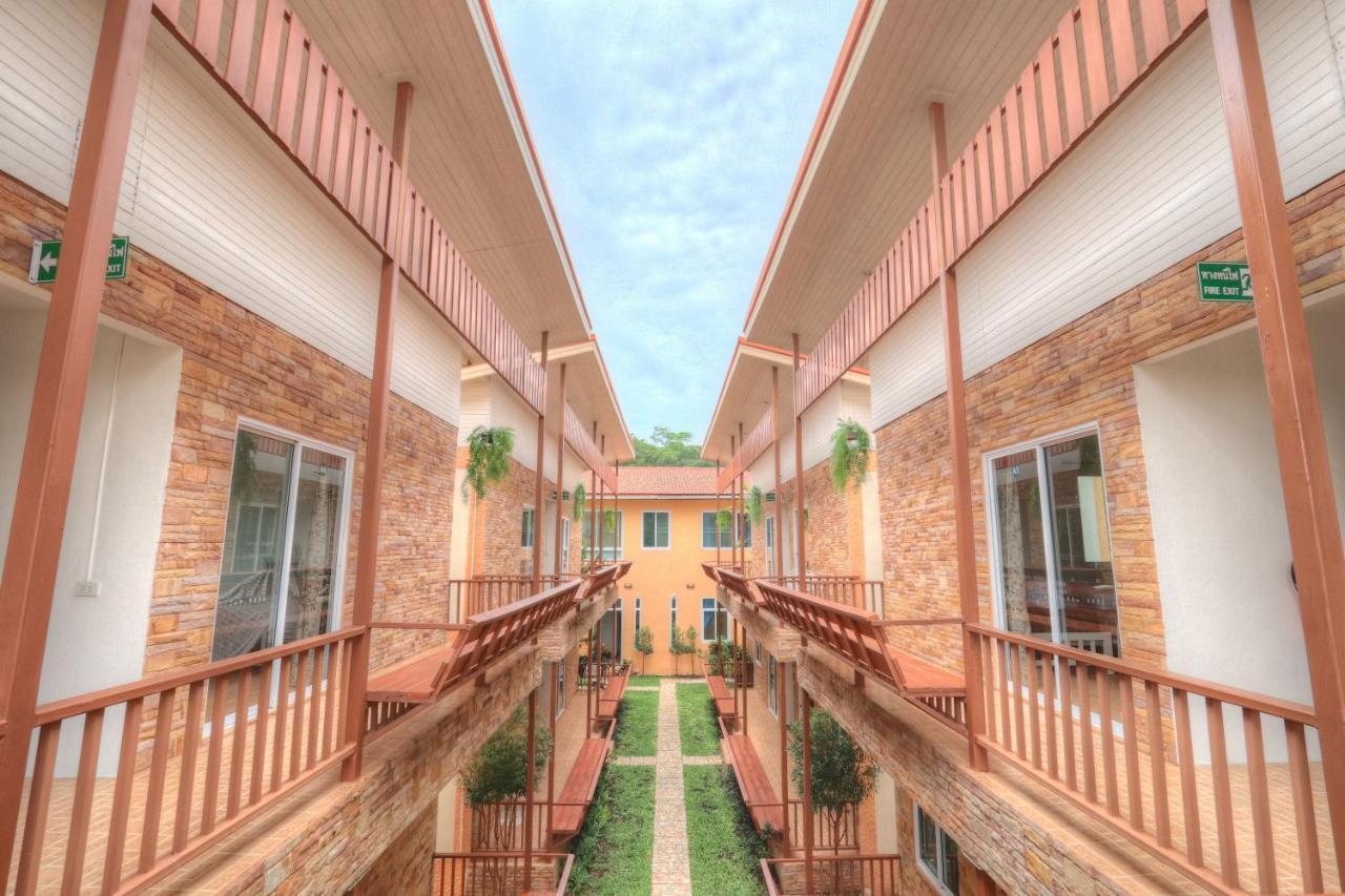 Отель Rak Na Khaoyai Му-Си Экстерьер фото